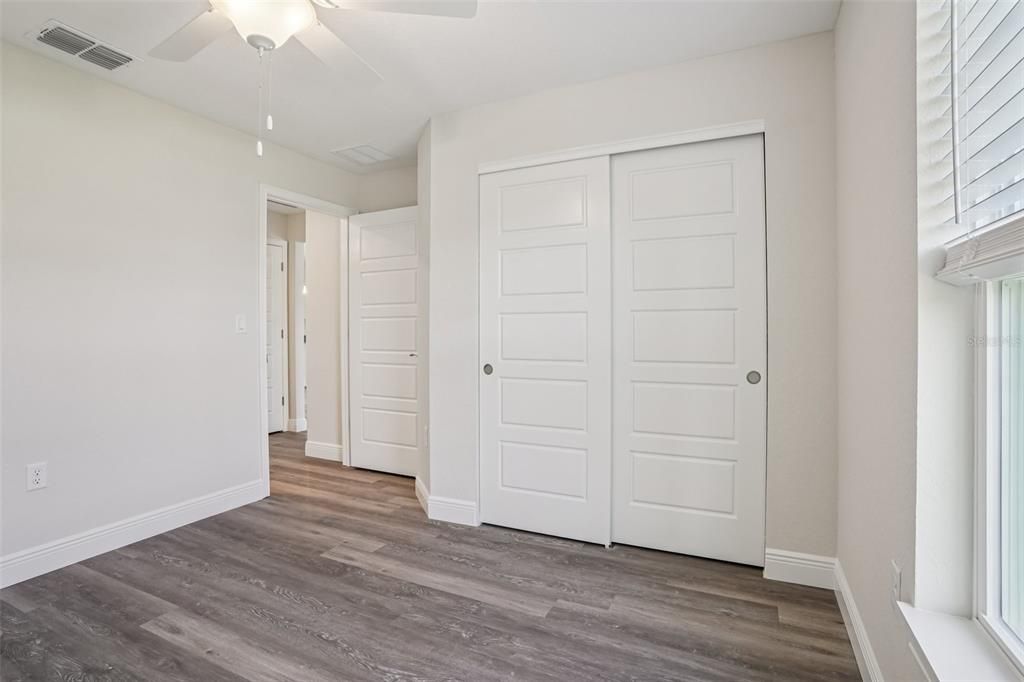 Active With Contract: $289,900 (3 beds, 2 baths, 1453 Square Feet)