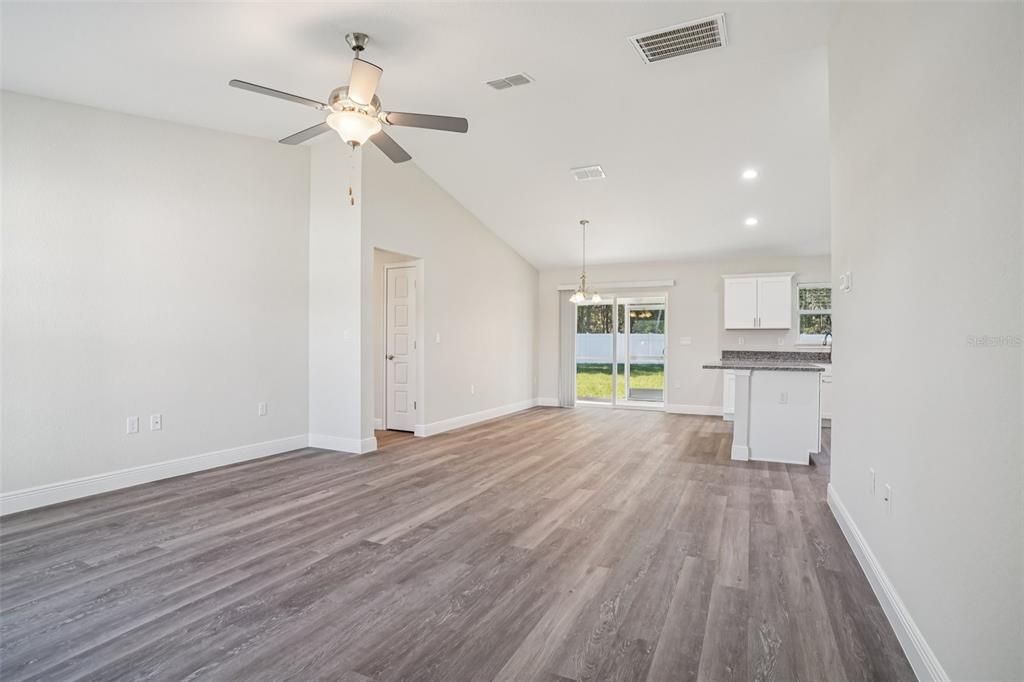 Active With Contract: $289,900 (3 beds, 2 baths, 1453 Square Feet)