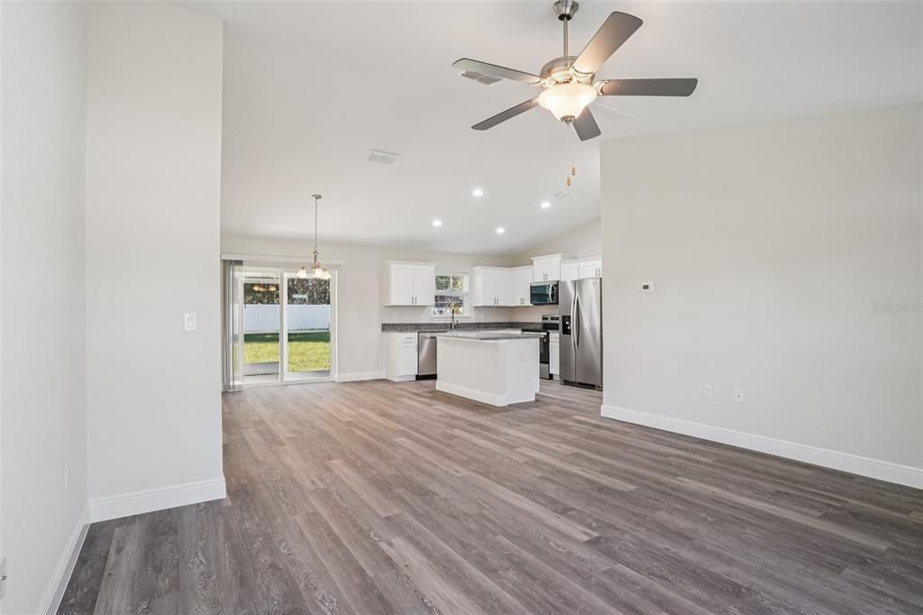 Active With Contract: $289,900 (3 beds, 2 baths, 1453 Square Feet)