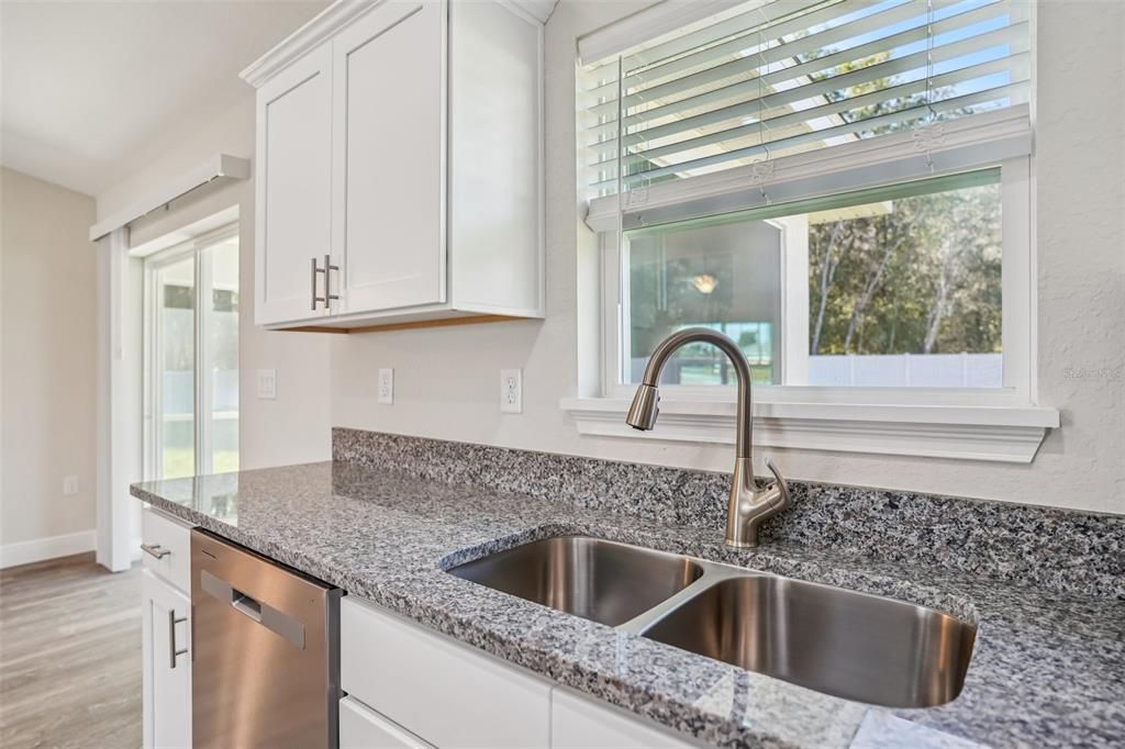 Active With Contract: $289,900 (3 beds, 2 baths, 1453 Square Feet)