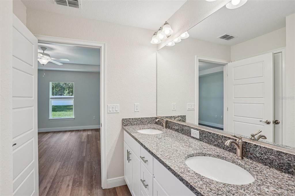 Active With Contract: $289,900 (3 beds, 2 baths, 1453 Square Feet)