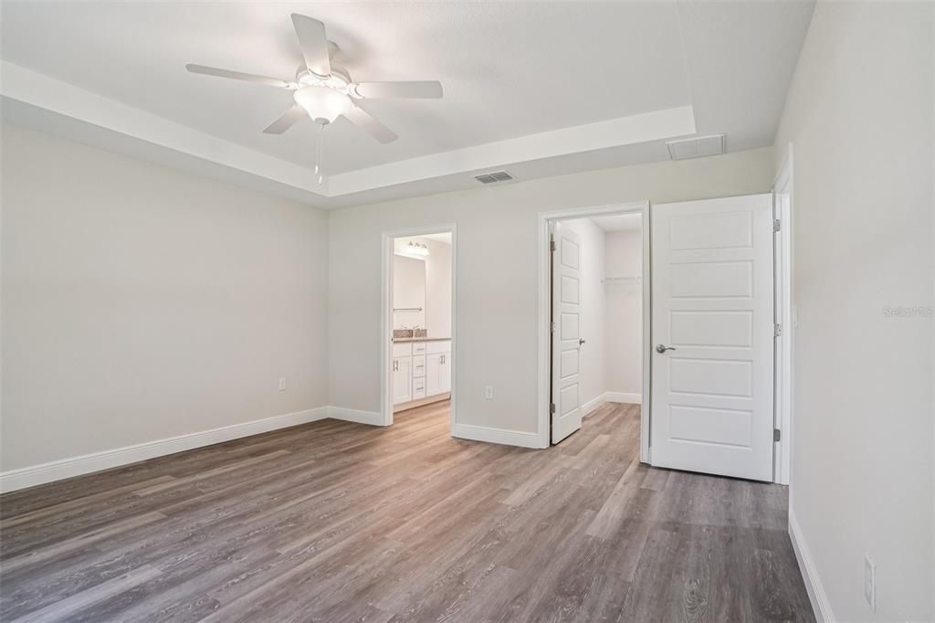 Active With Contract: $289,900 (3 beds, 2 baths, 1453 Square Feet)
