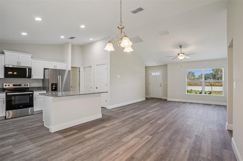 Active With Contract: $289,900 (3 beds, 2 baths, 1453 Square Feet)