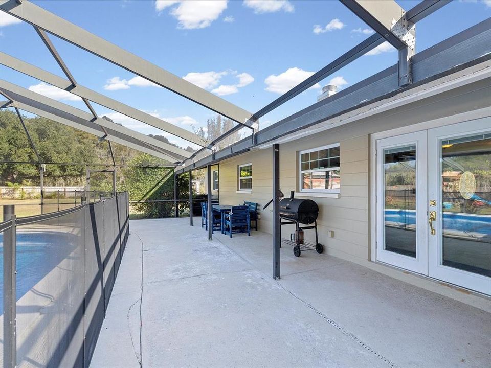 合同活跃: $479,000 (3 贝兹, 2 浴室, 1545 平方英尺)