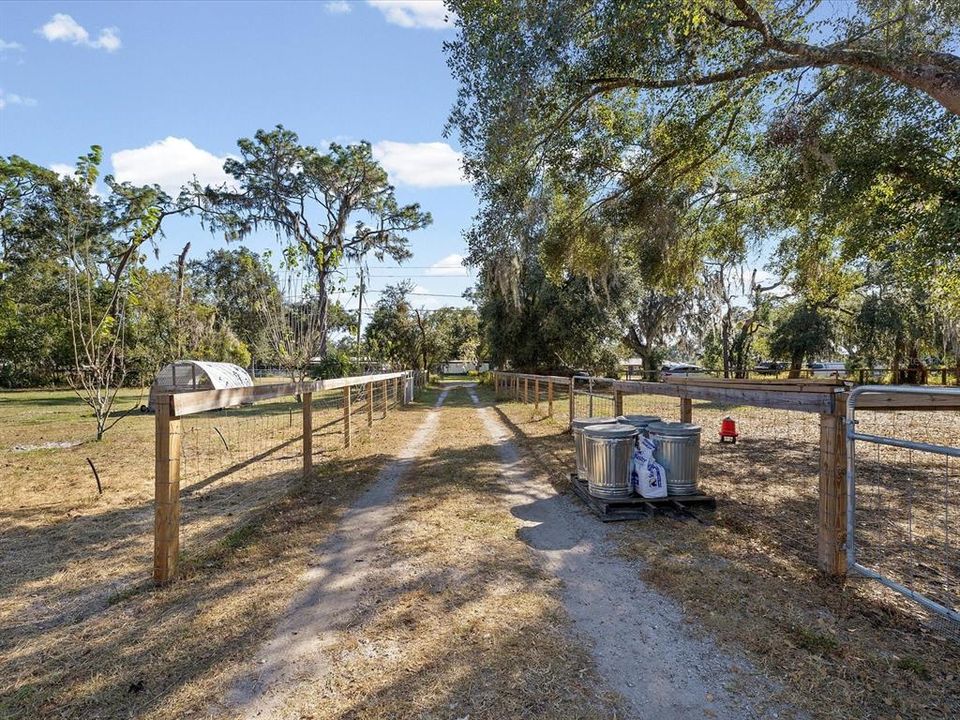 合同活跃: $479,000 (3 贝兹, 2 浴室, 1545 平方英尺)