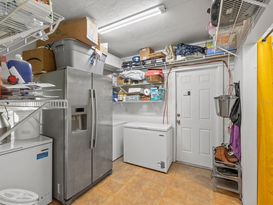 合同活跃: $479,000 (3 贝兹, 2 浴室, 1545 平方英尺)