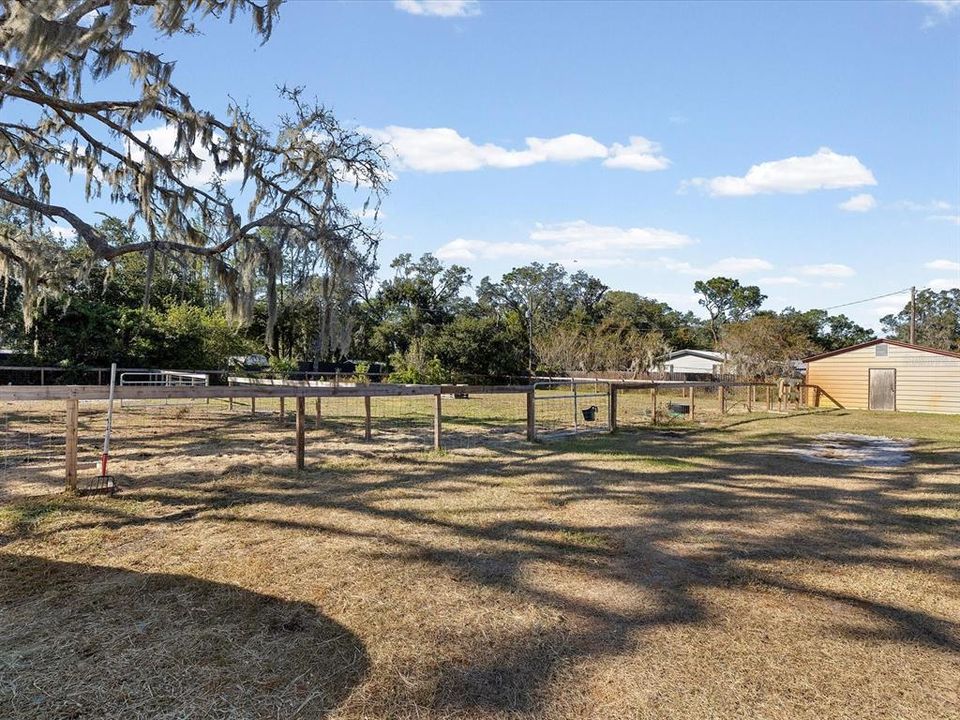 合同活跃: $479,000 (3 贝兹, 2 浴室, 1545 平方英尺)