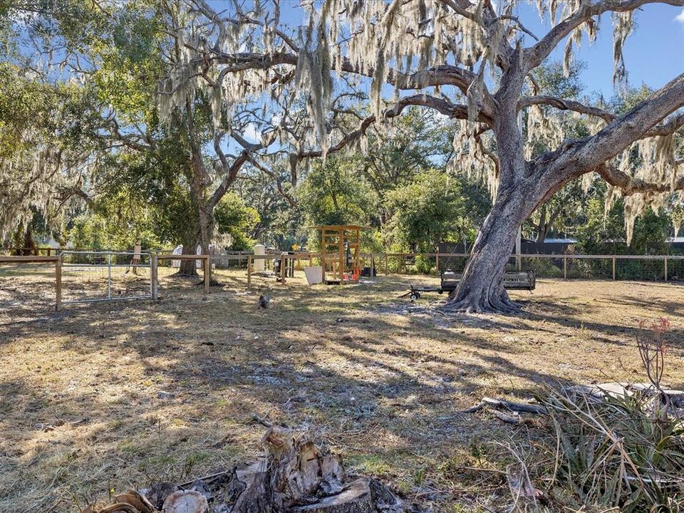 合同活跃: $479,000 (3 贝兹, 2 浴室, 1545 平方英尺)