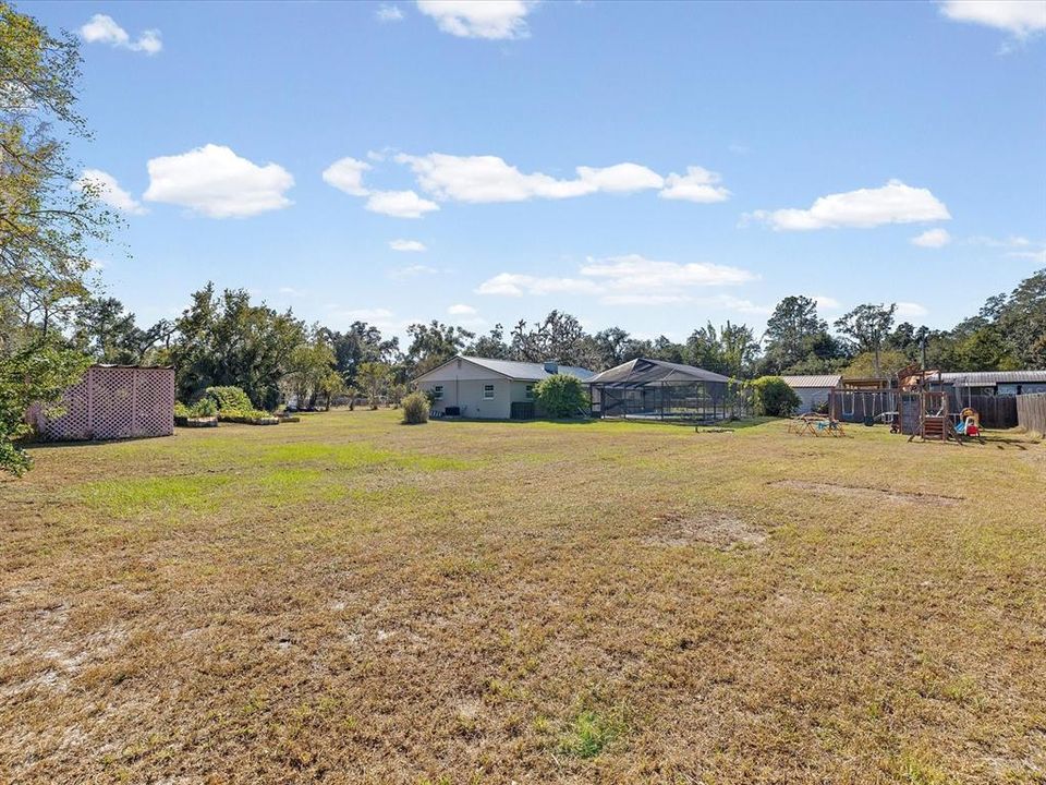 合同活跃: $479,000 (3 贝兹, 2 浴室, 1545 平方英尺)