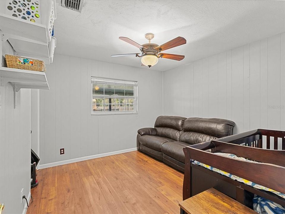 合同活跃: $479,000 (3 贝兹, 2 浴室, 1545 平方英尺)