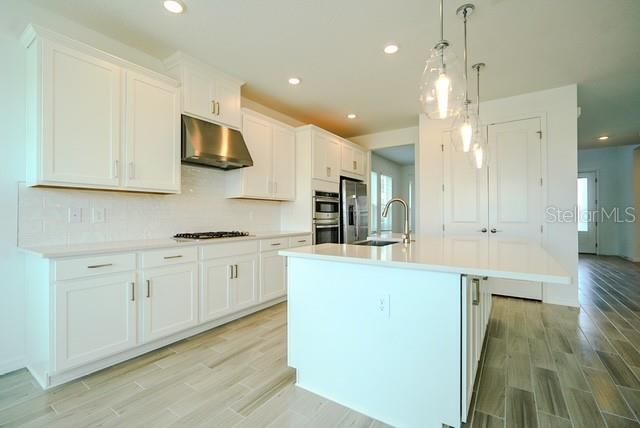 出租: $3,300 (5 贝兹, 4 浴室, 3422 平方英尺)