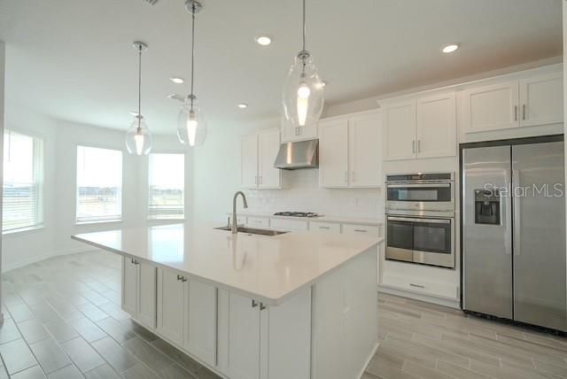 出租: $3,300 (5 贝兹, 4 浴室, 3422 平方英尺)