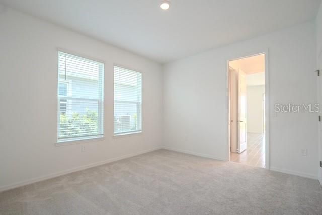 出租: $3,300 (5 贝兹, 4 浴室, 3422 平方英尺)