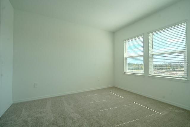 出租: $3,300 (5 贝兹, 4 浴室, 3422 平方英尺)