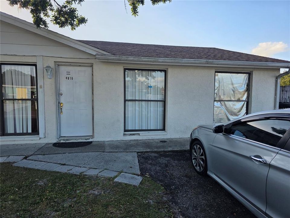 For Rent: $1,800 (3 beds, 2 baths, 992 Square Feet)