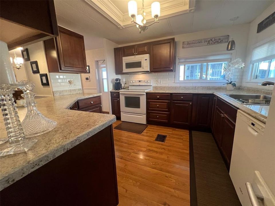 For Sale: $169,900 (2 beds, 2 baths, 1248 Square Feet)