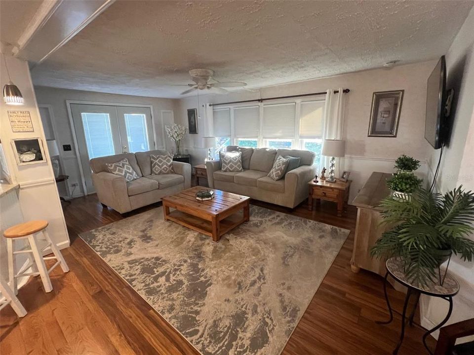 For Sale: $169,900 (2 beds, 2 baths, 1248 Square Feet)