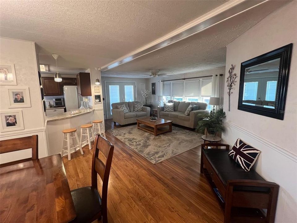 For Sale: $169,900 (2 beds, 2 baths, 1248 Square Feet)