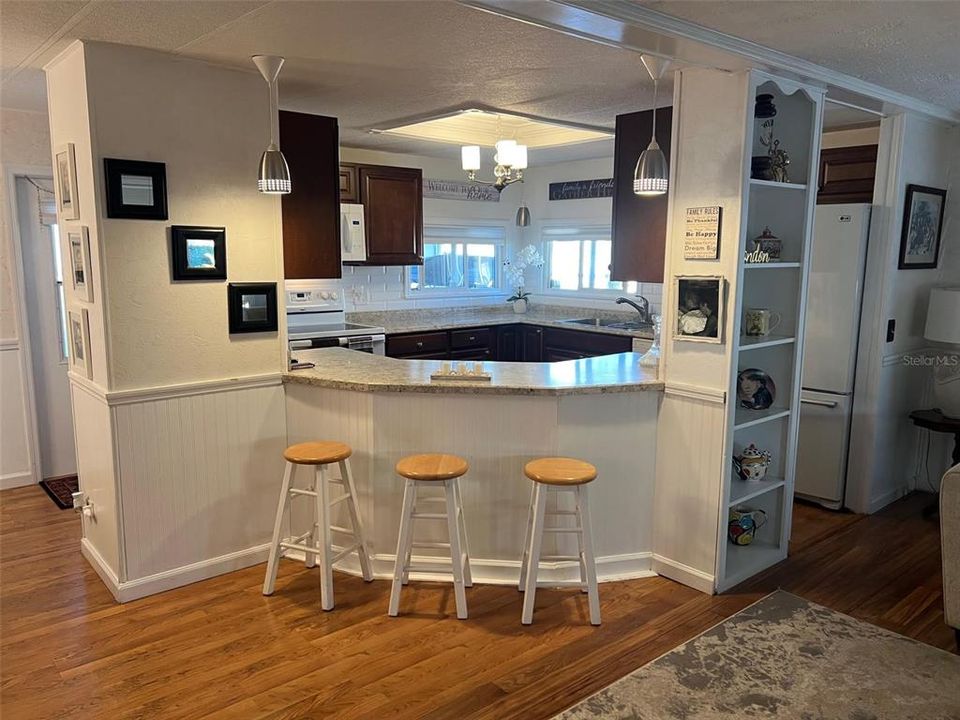 For Sale: $169,900 (2 beds, 2 baths, 1248 Square Feet)