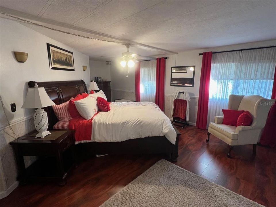 For Sale: $169,900 (2 beds, 2 baths, 1248 Square Feet)