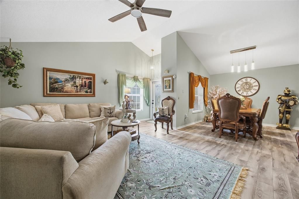 待售: $249,900 (3 贝兹, 2 浴室, 1498 平方英尺)