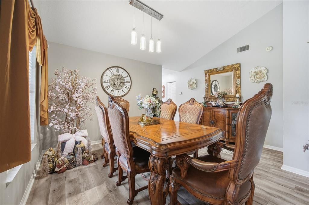 待售: $249,900 (3 贝兹, 2 浴室, 1498 平方英尺)