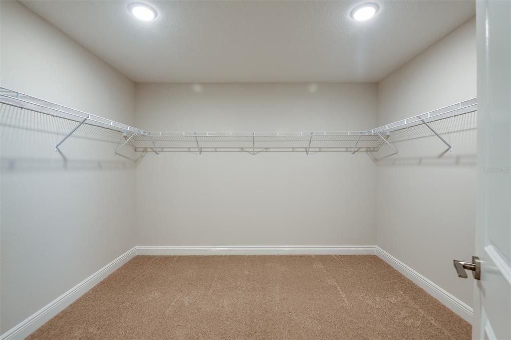 For Sale: $574,990 (5 beds, 3 baths, 3288 Square Feet)