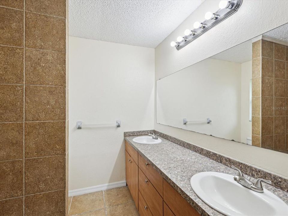 For Sale: $274,900 (3 beds, 2 baths, 1482 Square Feet)