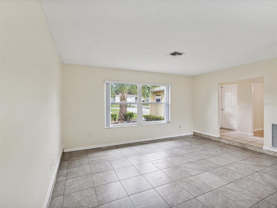 For Sale: $274,900 (3 beds, 2 baths, 1482 Square Feet)