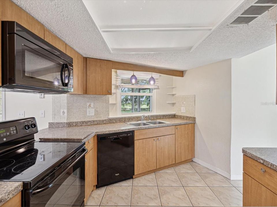 For Sale: $274,900 (3 beds, 2 baths, 1482 Square Feet)