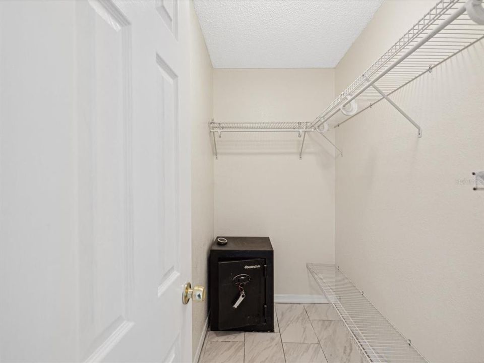 For Sale: $274,900 (3 beds, 2 baths, 1482 Square Feet)