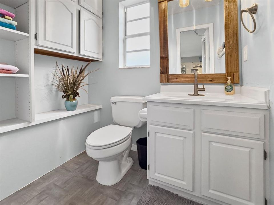 合同活跃: $749,000 (5 贝兹, 3 浴室, 3407 平方英尺)