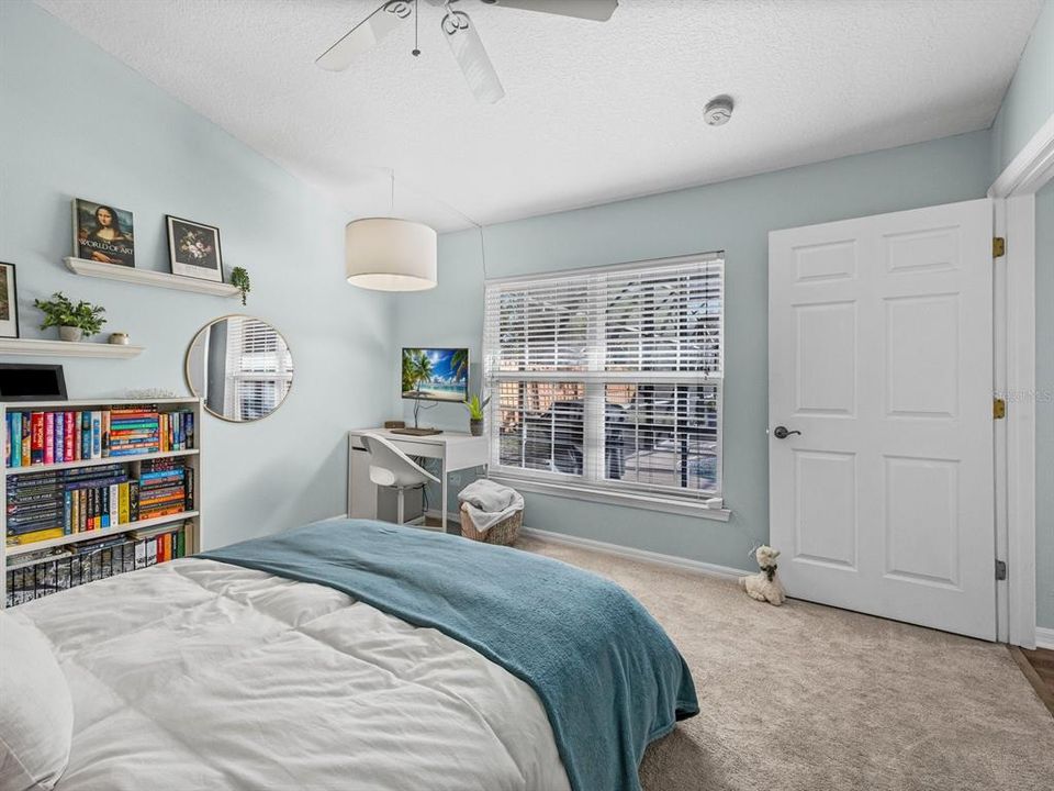 合同活跃: $749,000 (5 贝兹, 3 浴室, 3407 平方英尺)