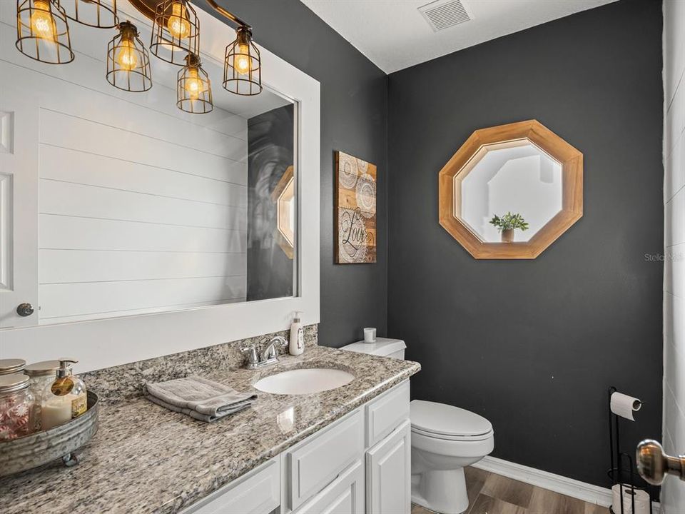 合同活跃: $749,000 (5 贝兹, 3 浴室, 3407 平方英尺)