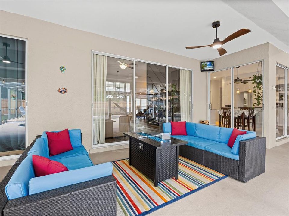 合同活跃: $749,000 (5 贝兹, 3 浴室, 3407 平方英尺)