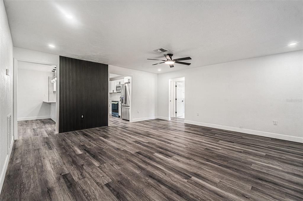 For Sale: $384,900 (3 beds, 2 baths, 1720 Square Feet)