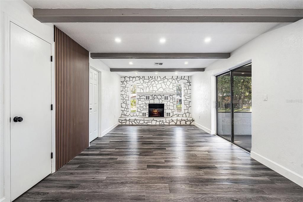 For Sale: $384,900 (3 beds, 2 baths, 1720 Square Feet)