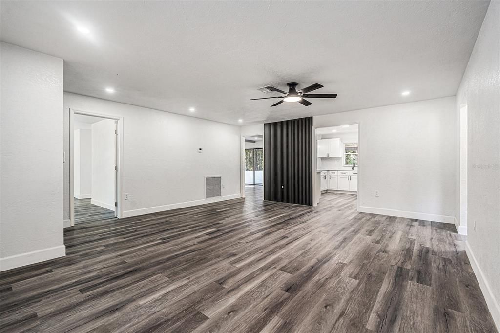 For Sale: $384,900 (3 beds, 2 baths, 1720 Square Feet)