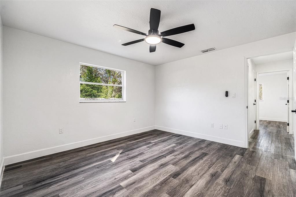 For Sale: $384,900 (3 beds, 2 baths, 1720 Square Feet)