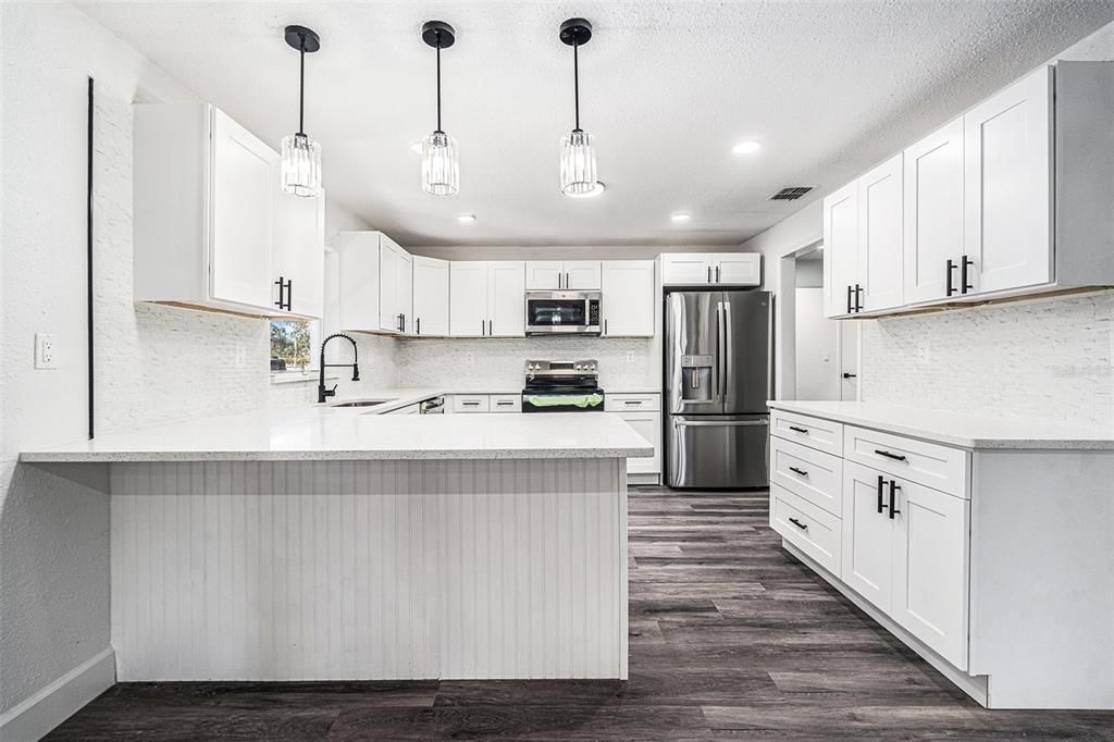 For Sale: $384,900 (3 beds, 2 baths, 1720 Square Feet)