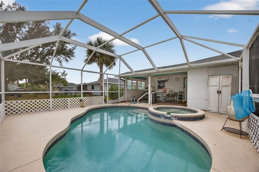 На продажу: $375,000 (4 спален, 3 ванн, 1711 Квадратных фут)