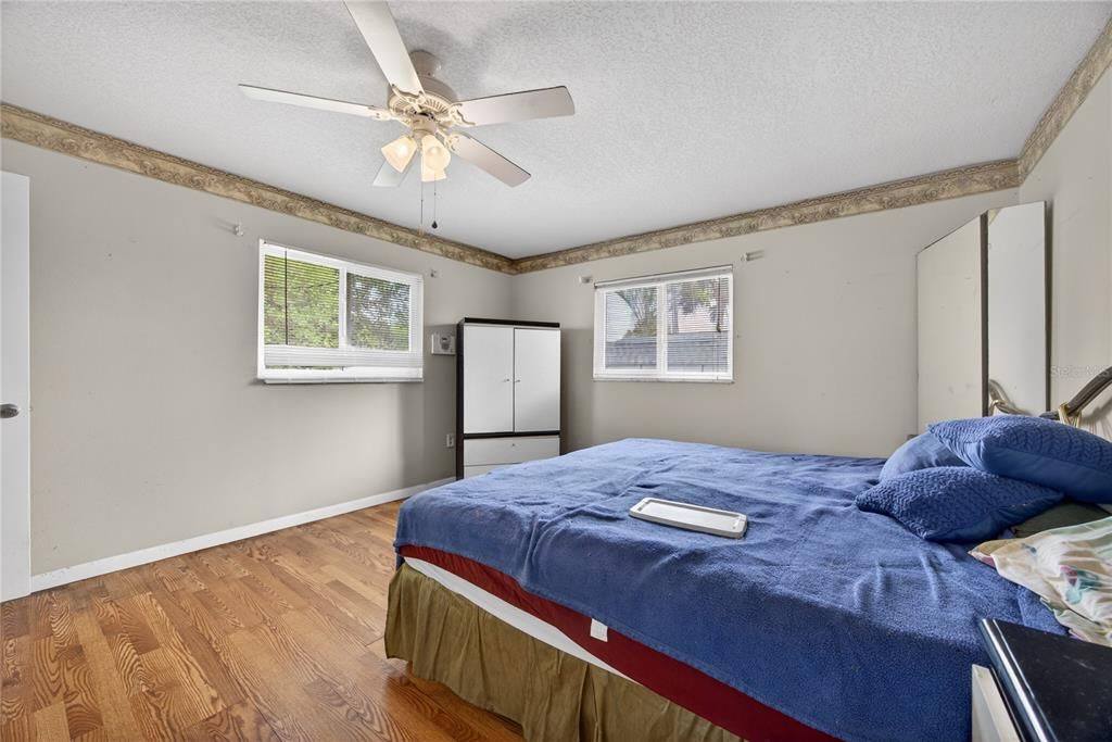 На продажу: $375,000 (4 спален, 3 ванн, 1711 Квадратных фут)