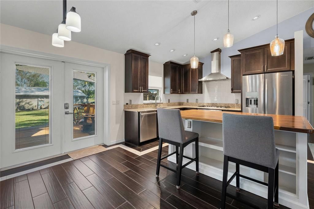 For Sale: $715,000 (3 beds, 2 baths, 1456 Square Feet)