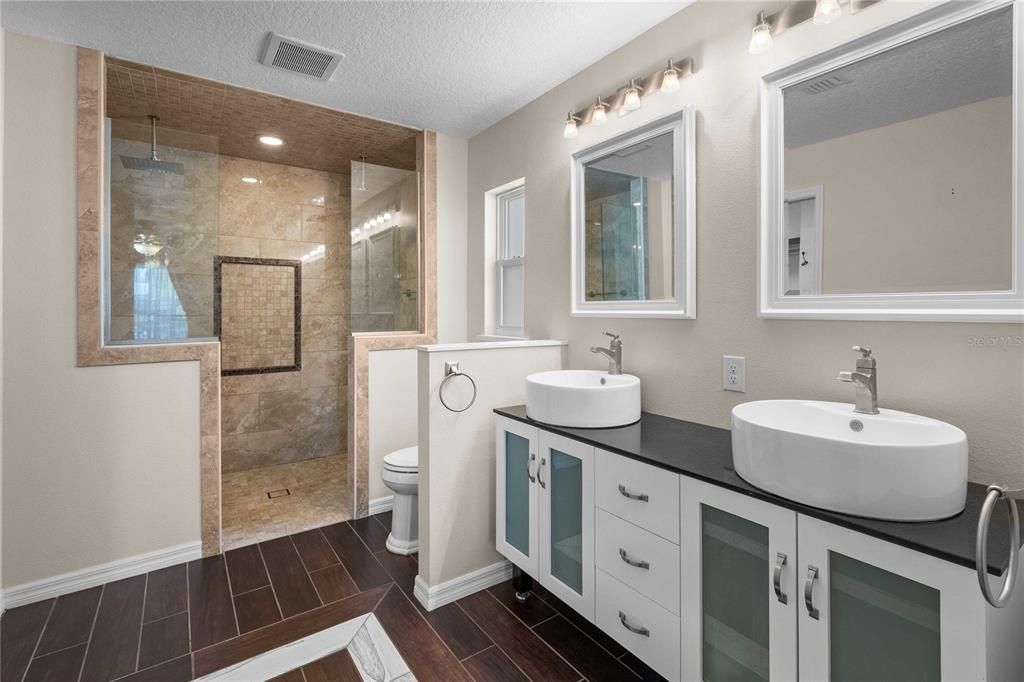 For Sale: $715,000 (3 beds, 2 baths, 1456 Square Feet)