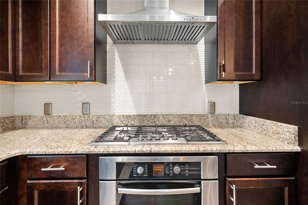 For Sale: $715,000 (3 beds, 2 baths, 1456 Square Feet)