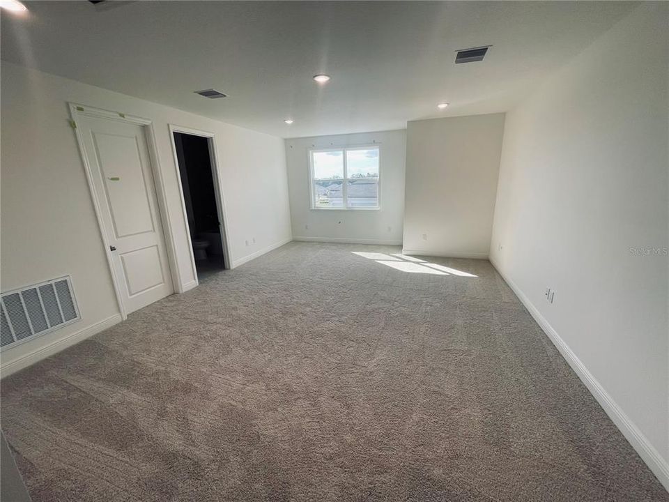 Active With Contract: $789,900 (4 beds, 3 baths, 3526 Square Feet)