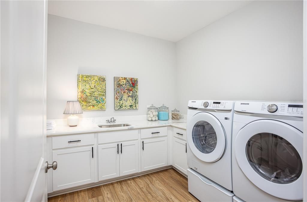 Active With Contract: $789,900 (4 beds, 3 baths, 3526 Square Feet)