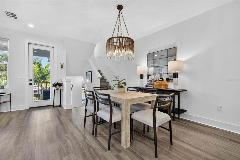 Active With Contract: $799,000 (3 beds, 3 baths, 1990 Square Feet)