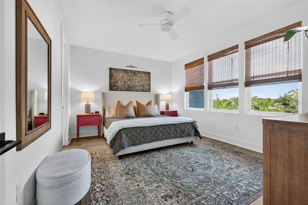 Active With Contract: $799,000 (3 beds, 3 baths, 1990 Square Feet)