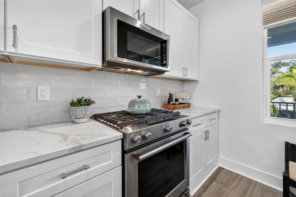 Active With Contract: $799,000 (3 beds, 3 baths, 1990 Square Feet)